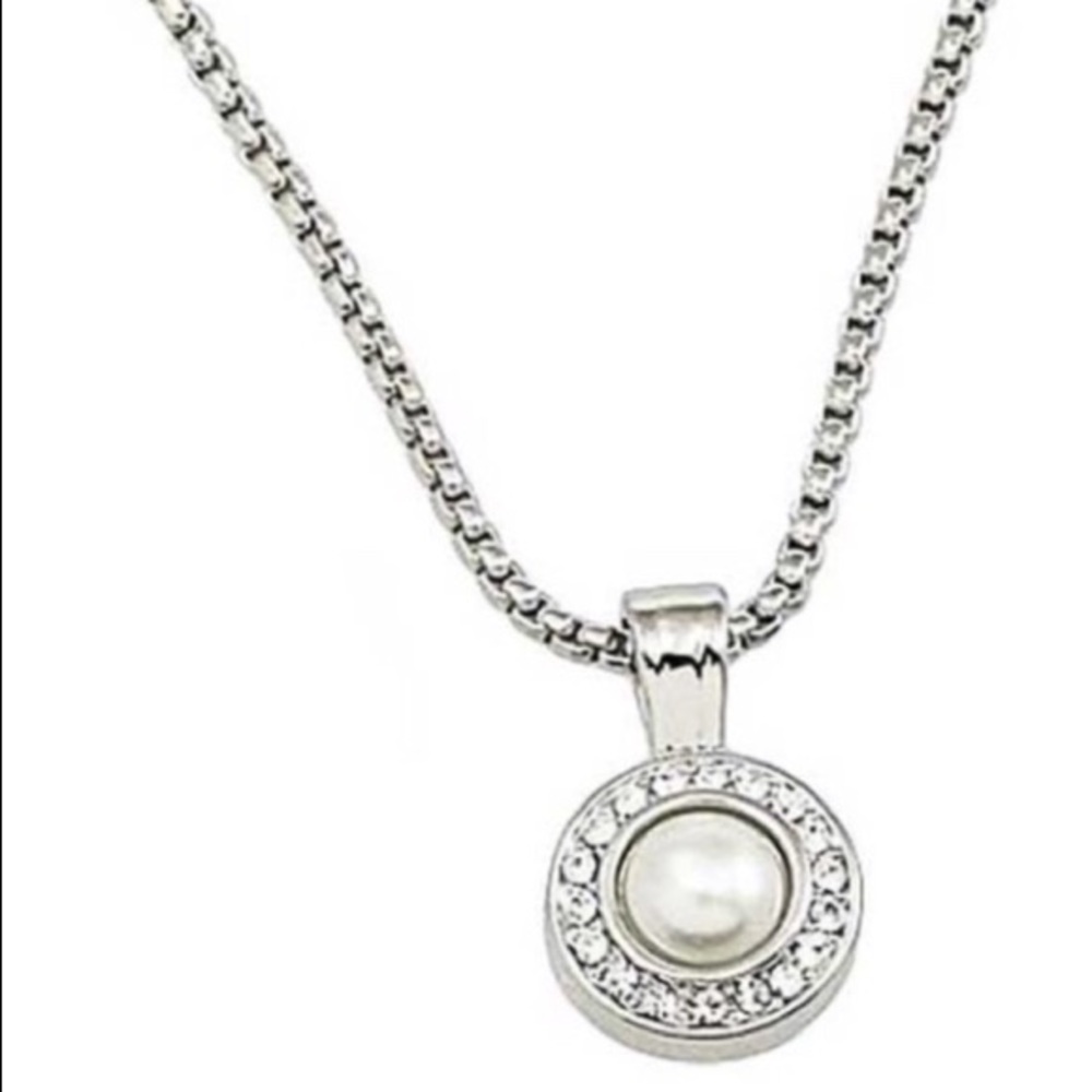 Pearl & Crystals Pendant Necklace Silver Chain